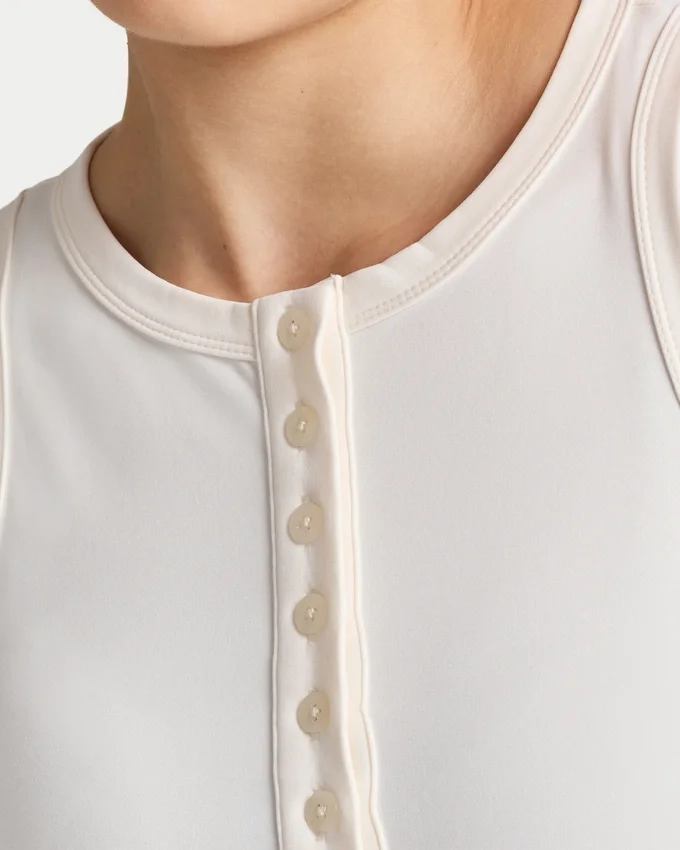 Damen-Essentials-Oberteil mit Knöpfen Damen-Essentials-Oberteil mit Knöpfen