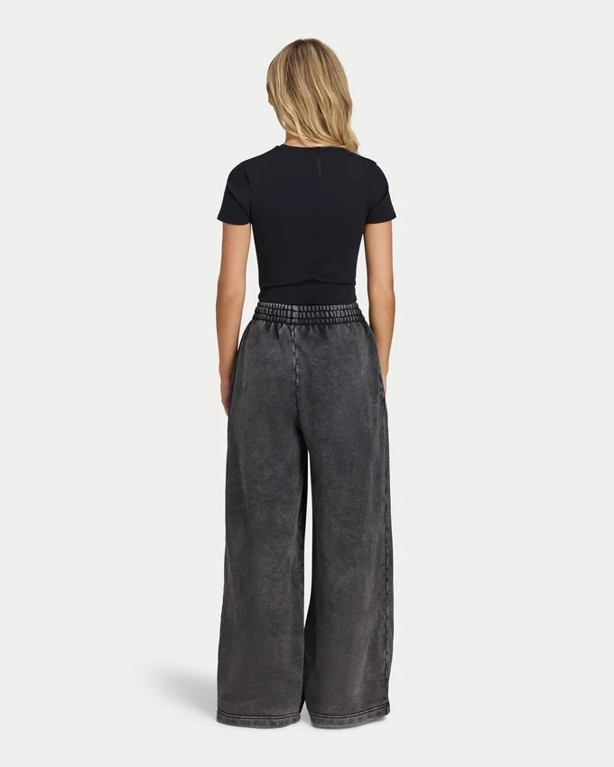 Damen-Jogginghose „Collective“ mit weitem Bein Damen-Jogginghose „Collective“ mit weitem Bein