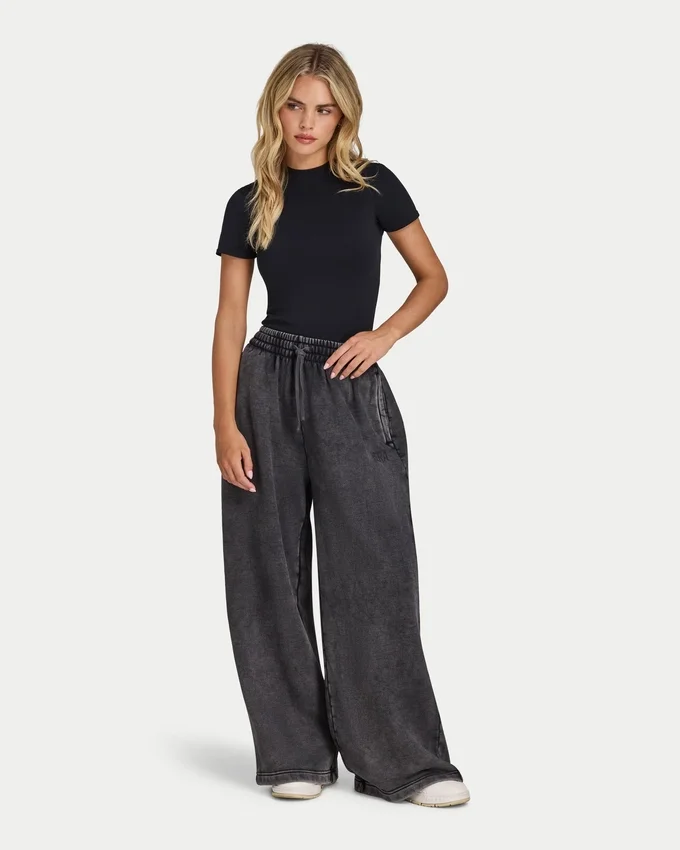Damen-Jogginghose „Collective“ mit weitem Bein Damen-Jogginghose „Collective“ mit weitem Bein