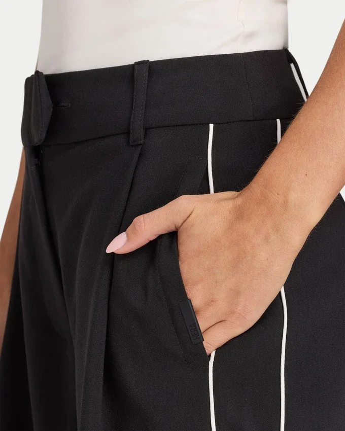 Damen-Studio-Hose mit weitem Bein Damen-Studio-Hose mit weitem Bein