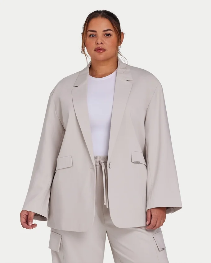 Damenblazer | Oversized-Studio-Blazer – Stone Damenblazer | Oversized-Studio-Blazer – Stone