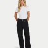 Damenjeans mit geradem Bein Damenjeans mit geradem Bein