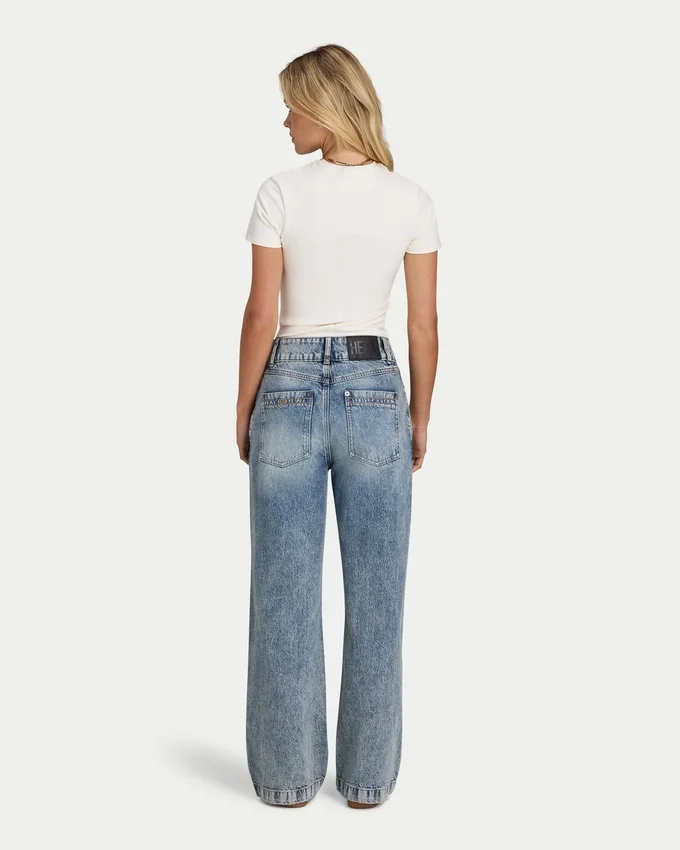 Damenjeans mit geradem Bein Damenjeans mit geradem Bein