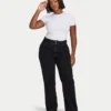 Damenjeans mit geradem Bein Damenjeans mit geradem Bein