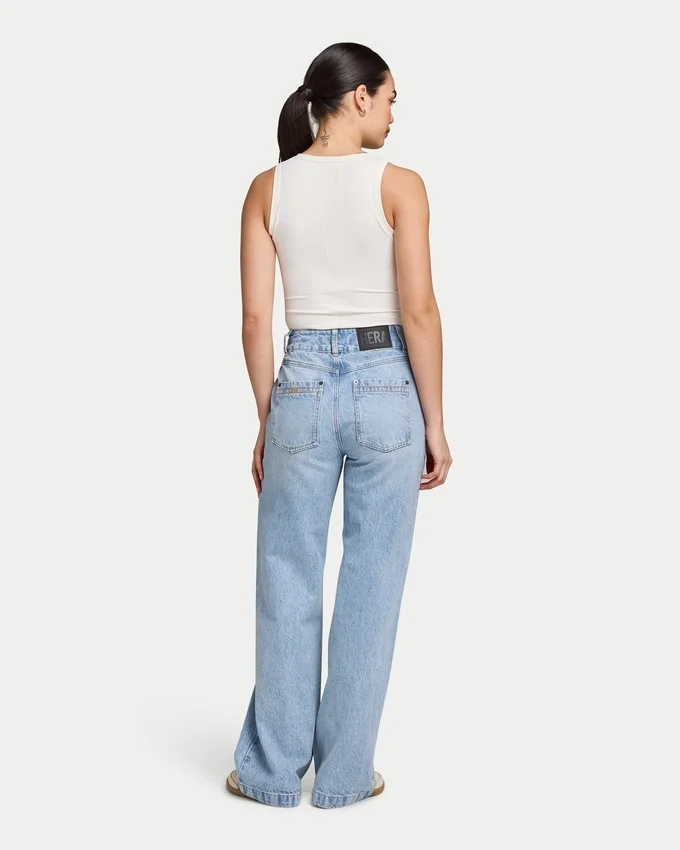 Damenjeans mit geradem Bein Damenjeans mit geradem Bein
