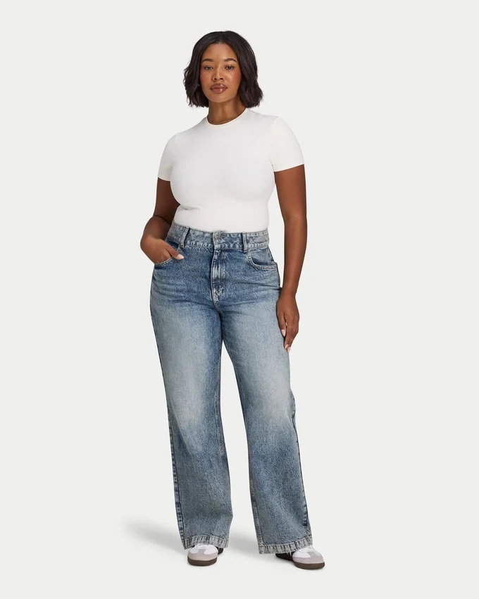 Damenjeans mit geradem Bein Damenjeans mit geradem Bein