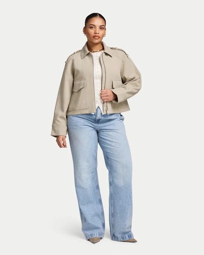 Damenjeans mit geradem Bein Damenjeans mit geradem Bein