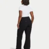 Damenjeans mit geradem Bein Damenjeans mit geradem Bein