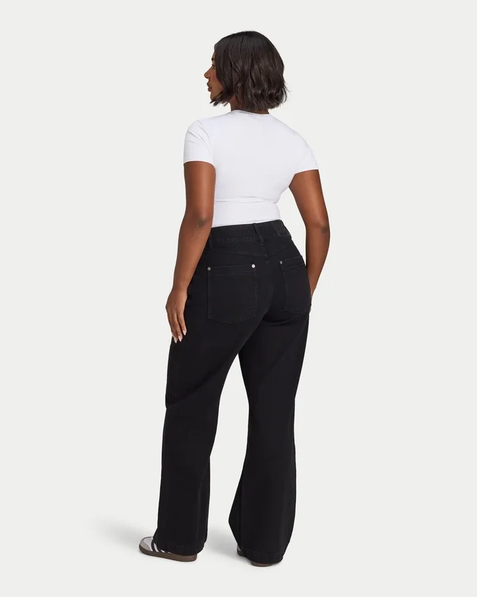 Damenjeans mit geradem Bein Damenjeans mit geradem Bein