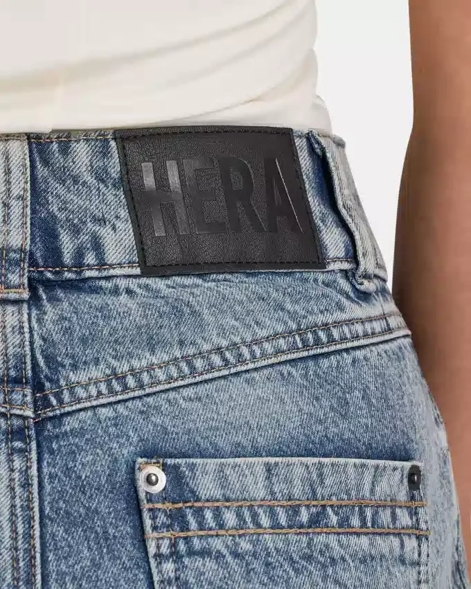 Damenjeans mit geradem Bein Damenjeans mit geradem Bein