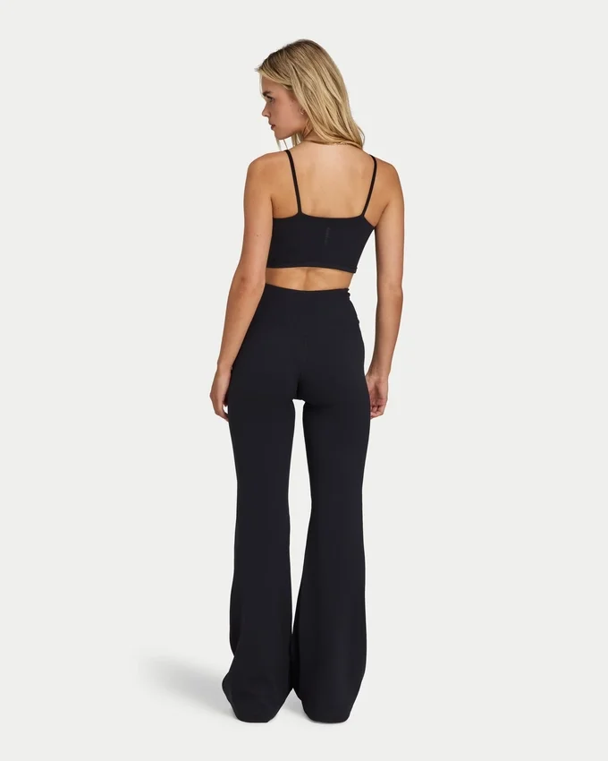 Essential Flared Leggings für Damen Essential Flared Leggings für Damen