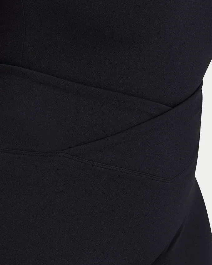 Essential Flared Leggings für Damen Essential Flared Leggings für Damen