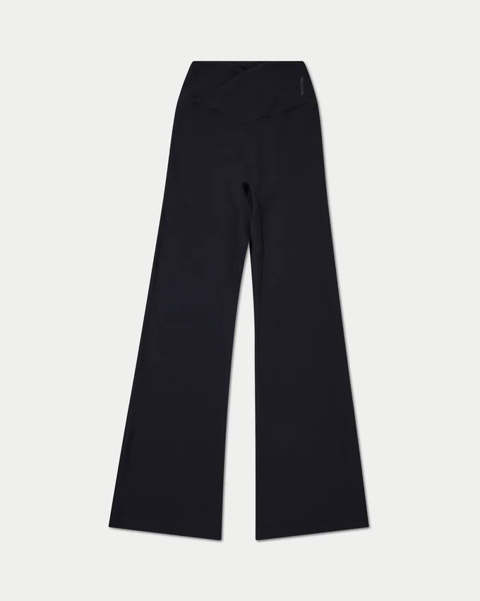 Essential Flared Leggings für Damen Essential Flared Leggings für Damen
