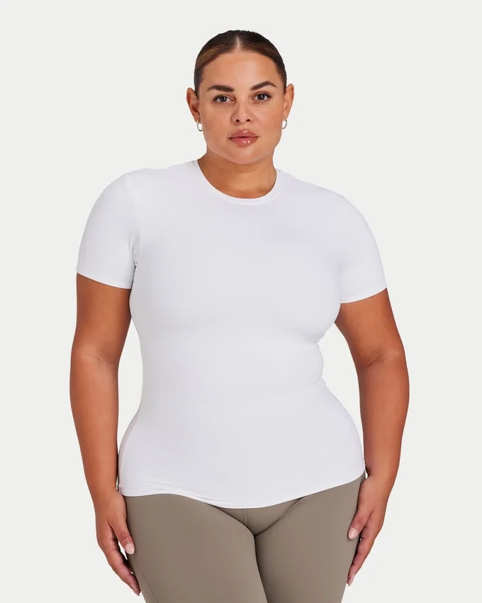 Essential T-Shirt für Damen – Weiß Essential T-Shirt für Damen – Weiß