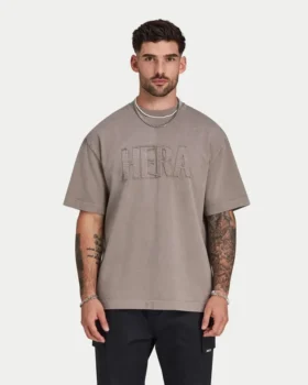 Herren-Signature-T-Shirt in charakteristischer Washed-Optik und Oversize-Passform