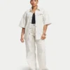 Kurzärmeliges Denim-Shirt für Damen in Shorts Kurzärmeliges Denim-Shirt für Damen in Shorts