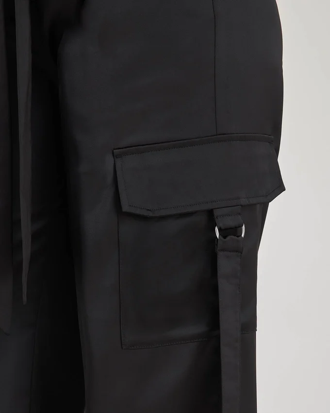 Maßgeschneiderte Cargohose für Damen Maßgeschneiderte Cargohose für Damen