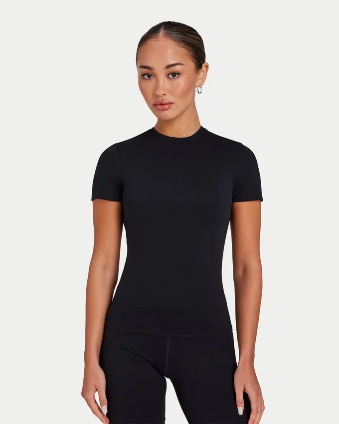 Unverzichtbares Damen-T-Shirt – schwarz Unverzichtbares Damen-T-Shirt – schwarz